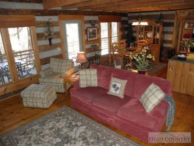 Image number 7 for the current listing