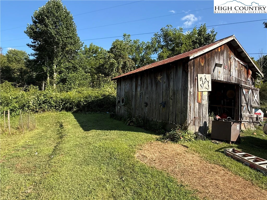 Image number 12 for the current listing