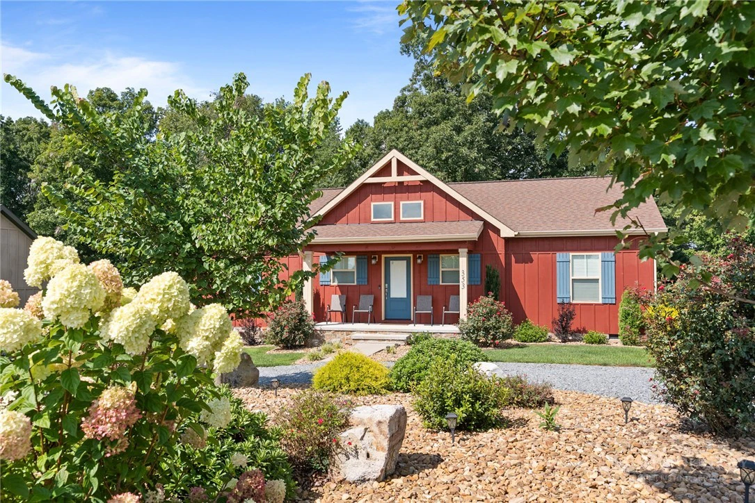 Image number 1 for the current listing