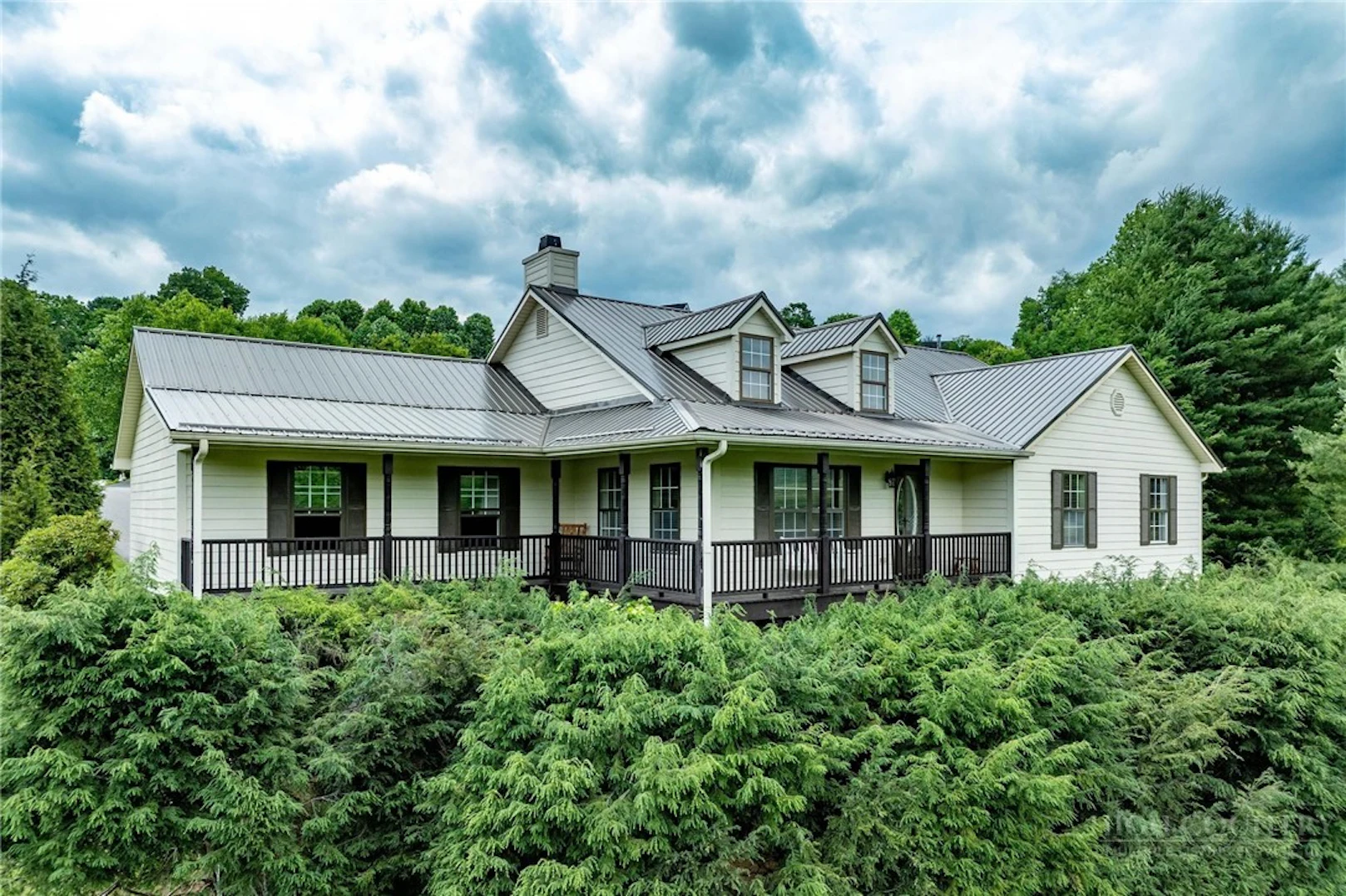 Image number 3 for the current listing