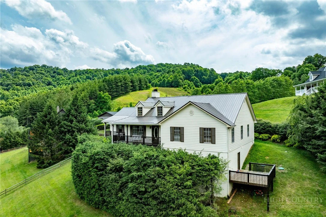 Image number 4 for the current listing