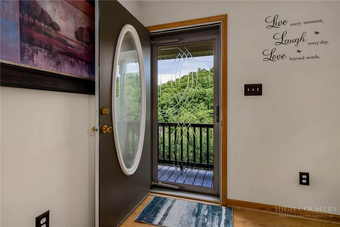 Image number 5 for the current listing