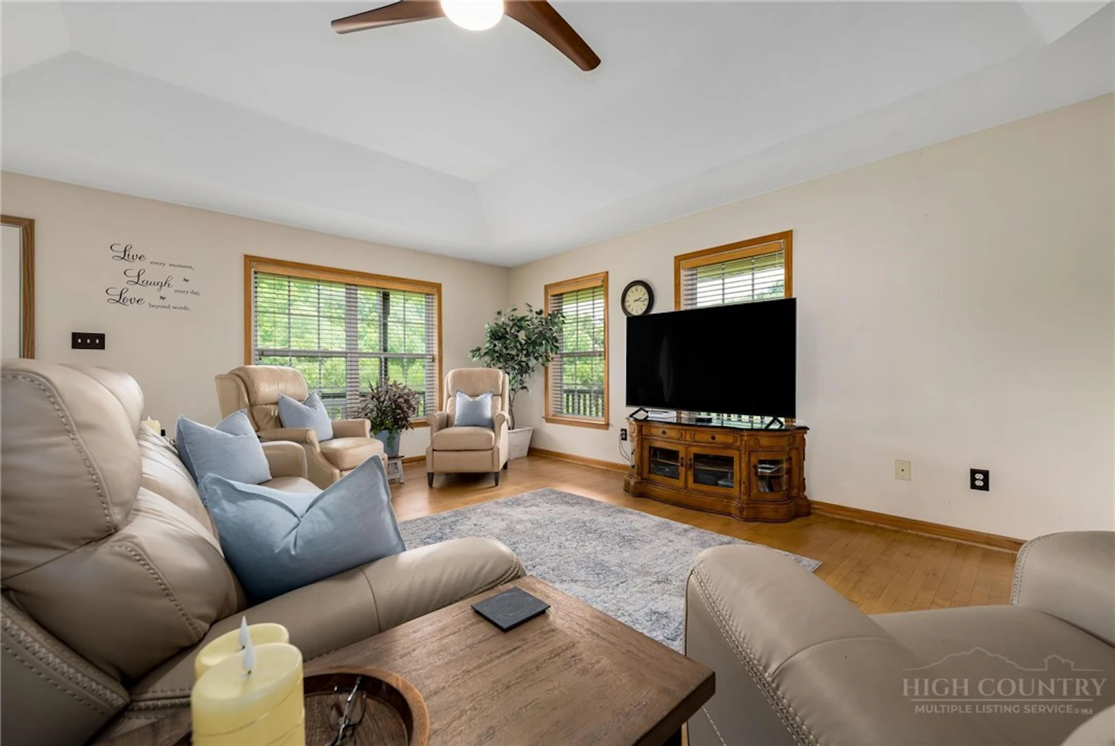 Image number 7 for the current listing