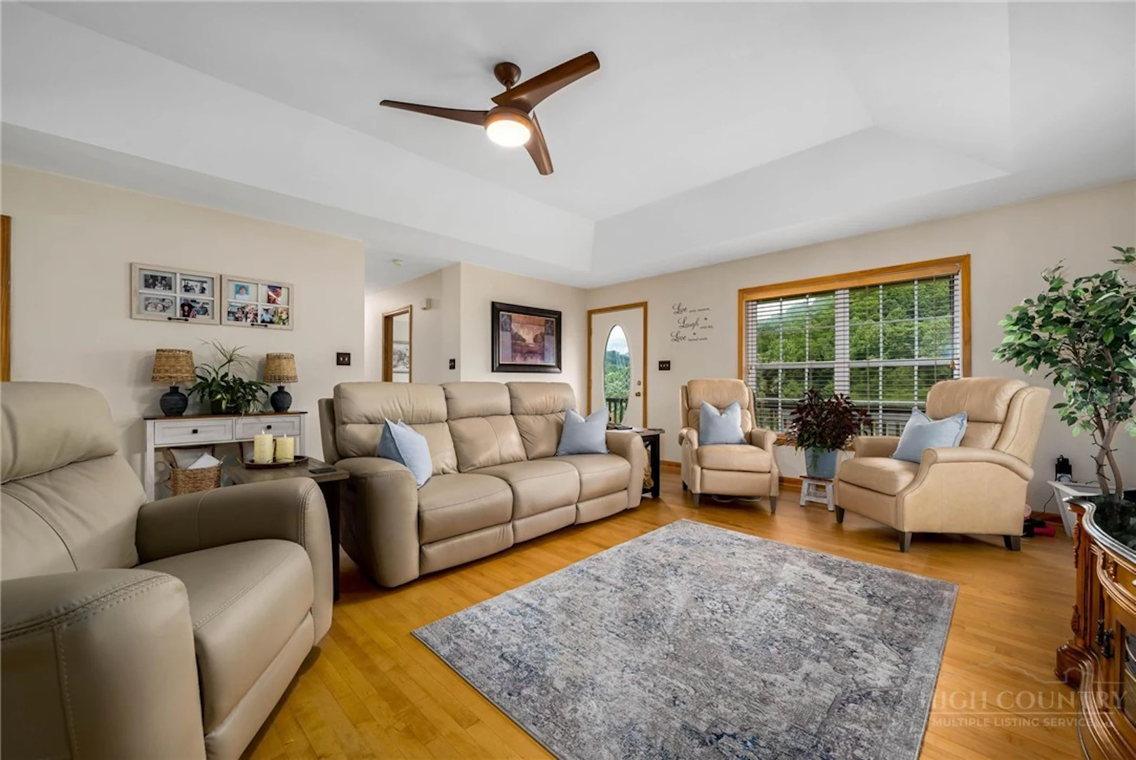Image number 8 for the current listing