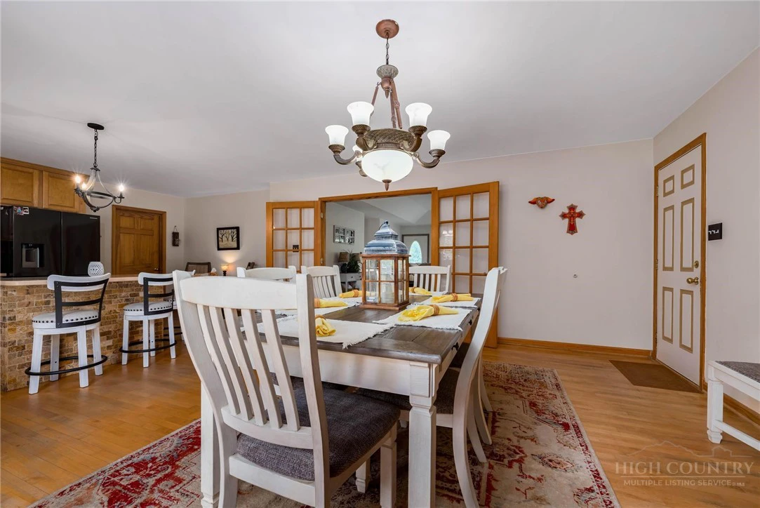 Image number 12 for the current listing