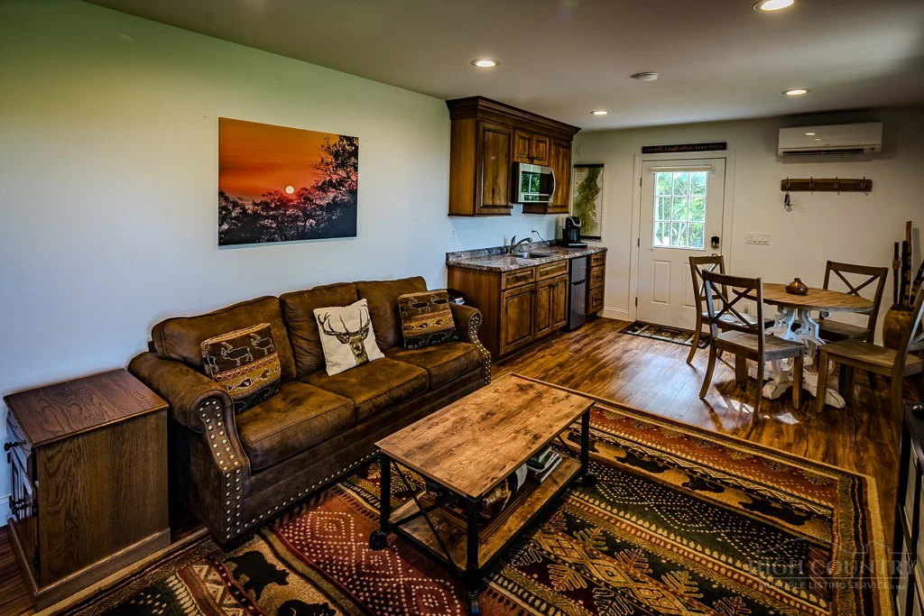Image number 3 for the current listing