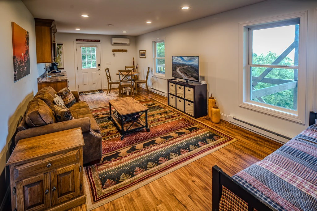 Image number 5 for the current listing