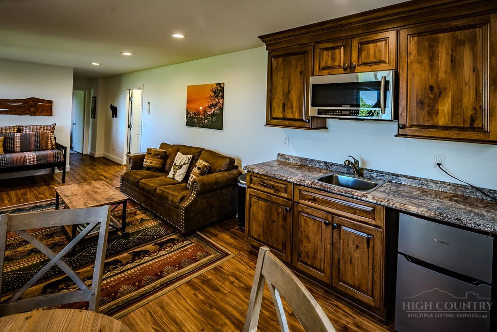 Image number 7 for the current listing