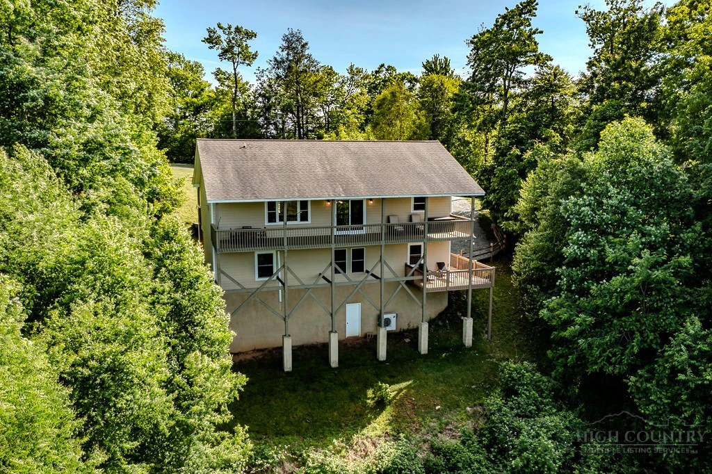 Image number 19 for the current listing