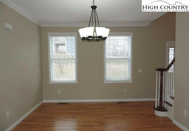 Image number 17 for the current listing