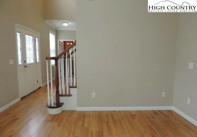 Image number 16 for the current listing
