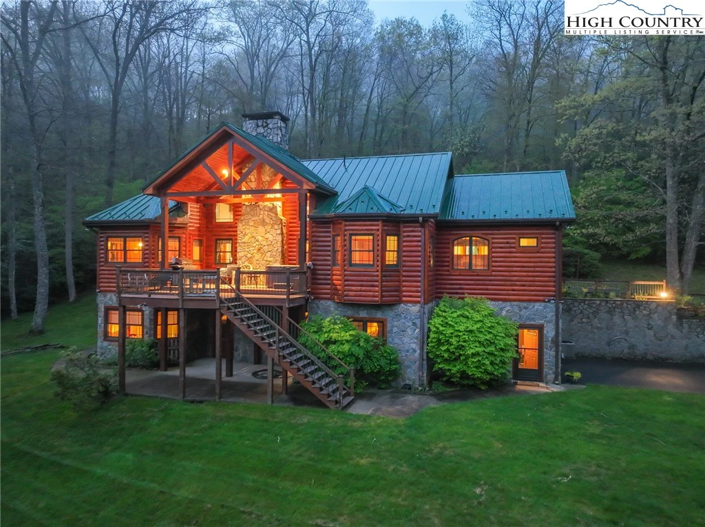 Image number 21 for the current listing
