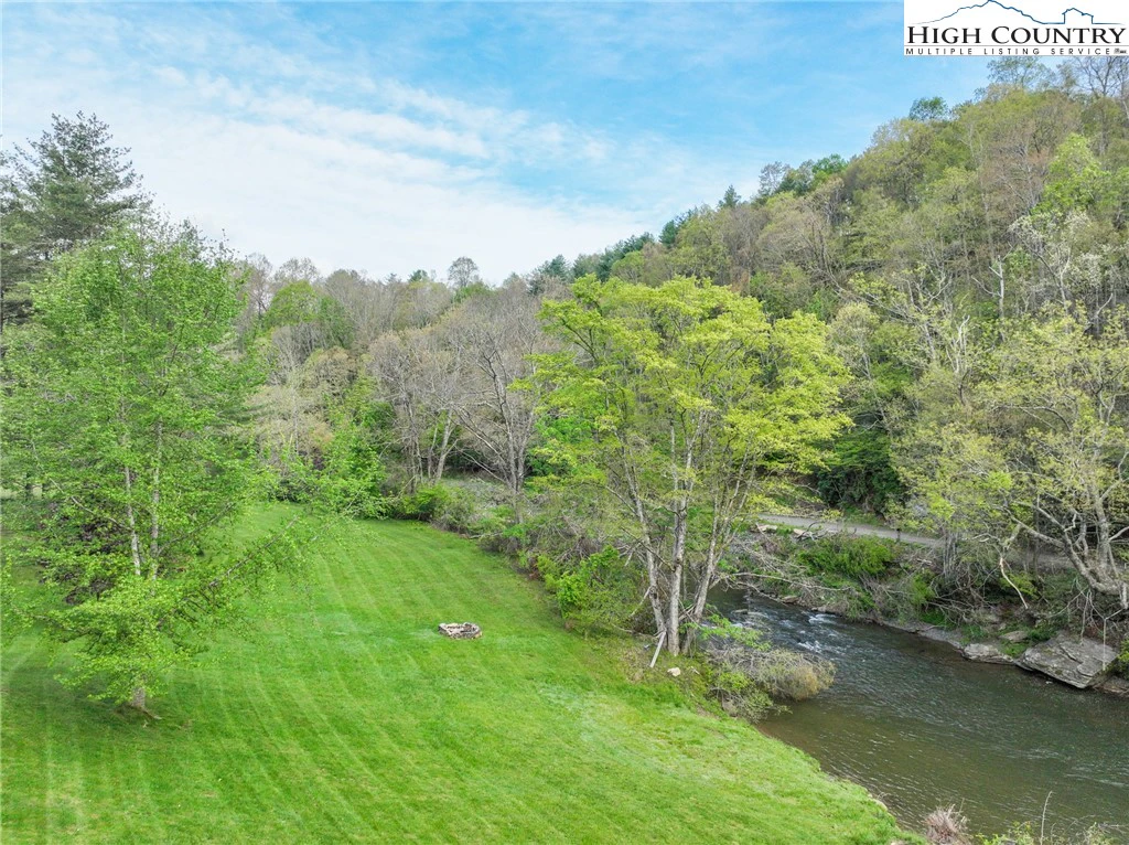 Image number 18 for the current listing