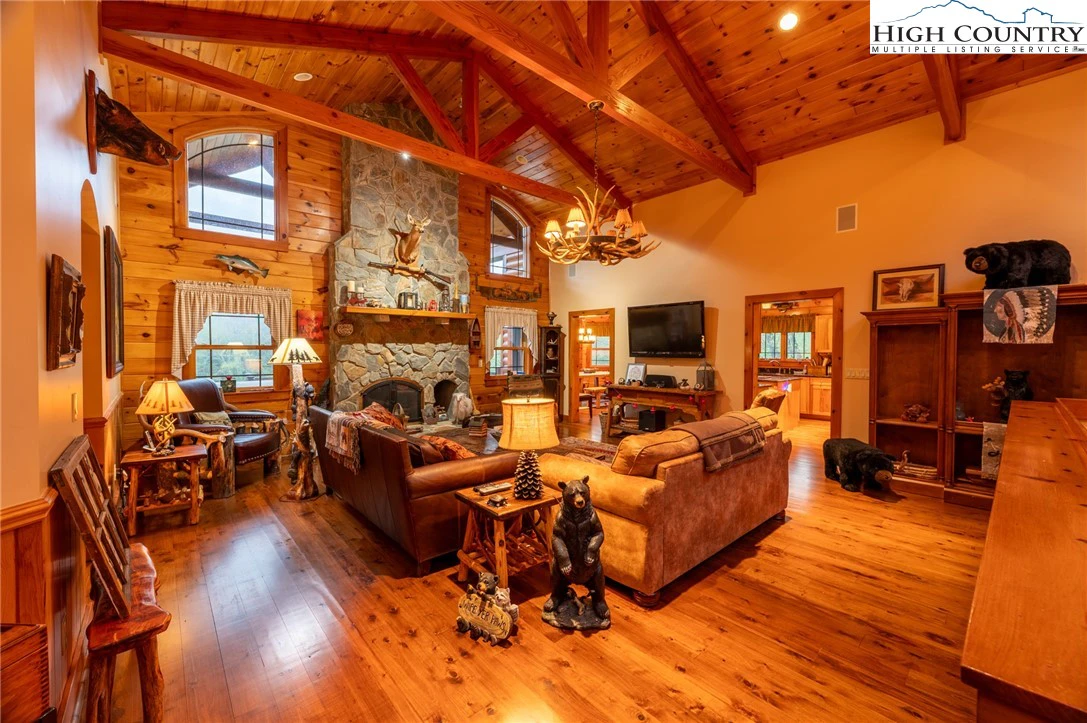 Image number 16 for the current listing