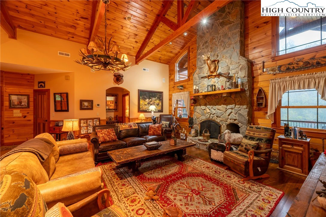 Image number 2 for the current listing