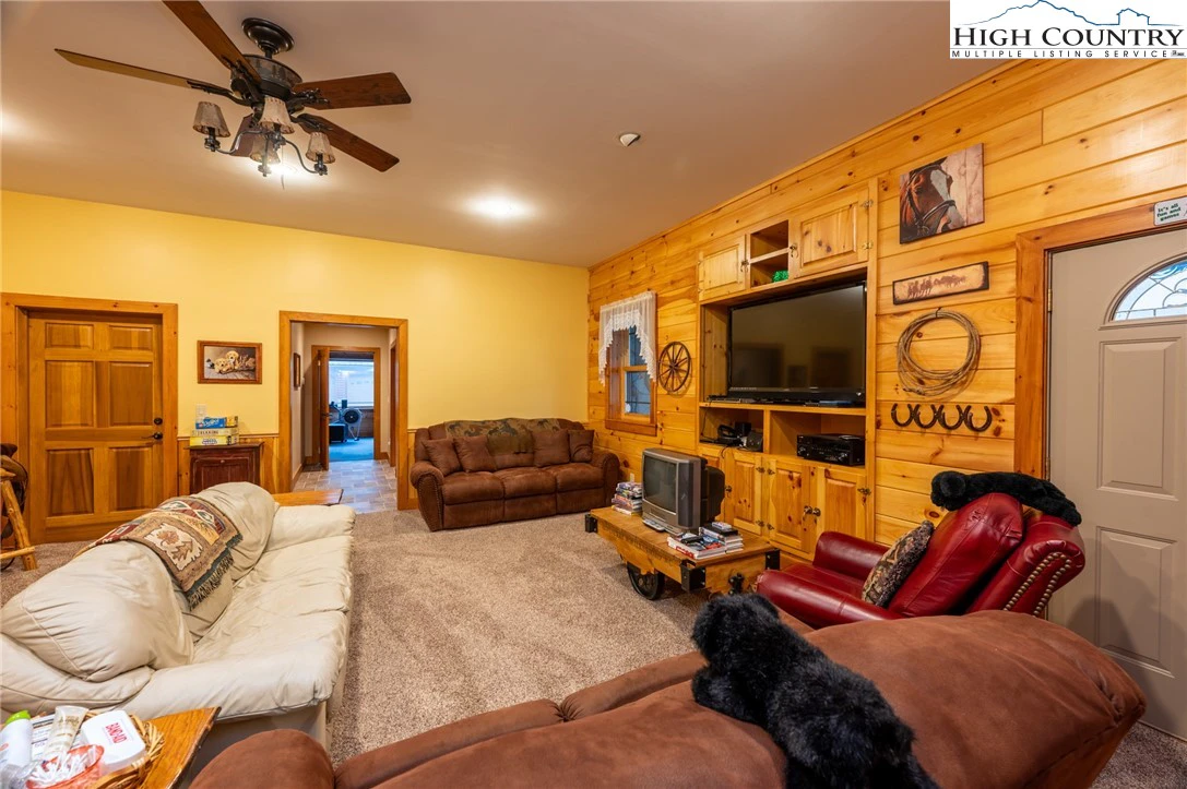 Image number 5 for the current listing