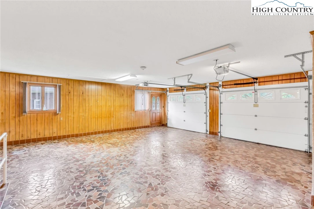 Image number 4 for the current listing