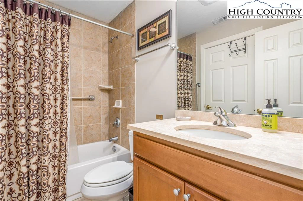 Image number 7 for the current listing