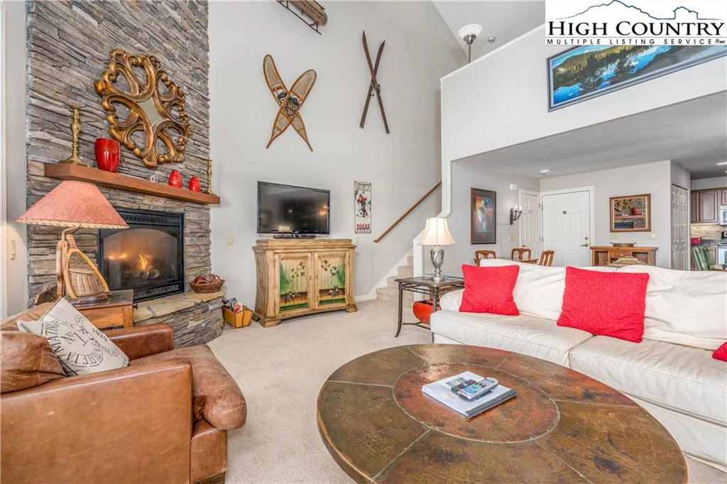Image number 8 for the current listing