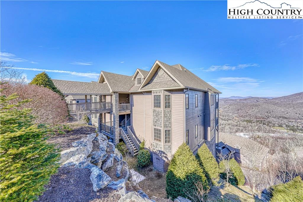 Image number 13 for the current listing