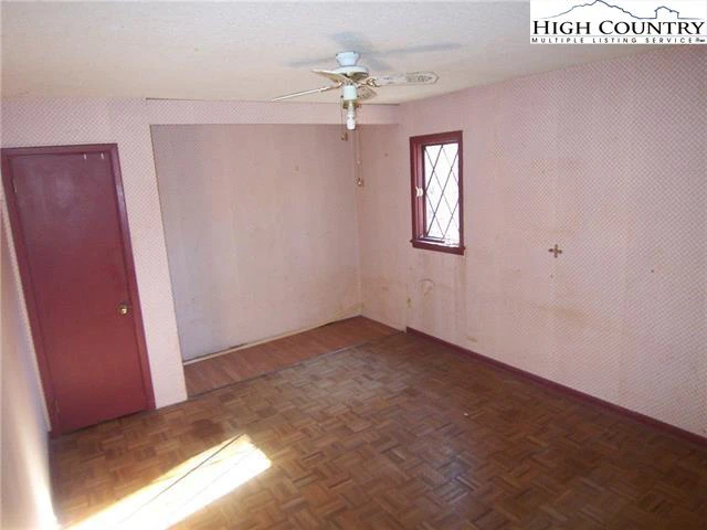 Image number 10 for the current listing