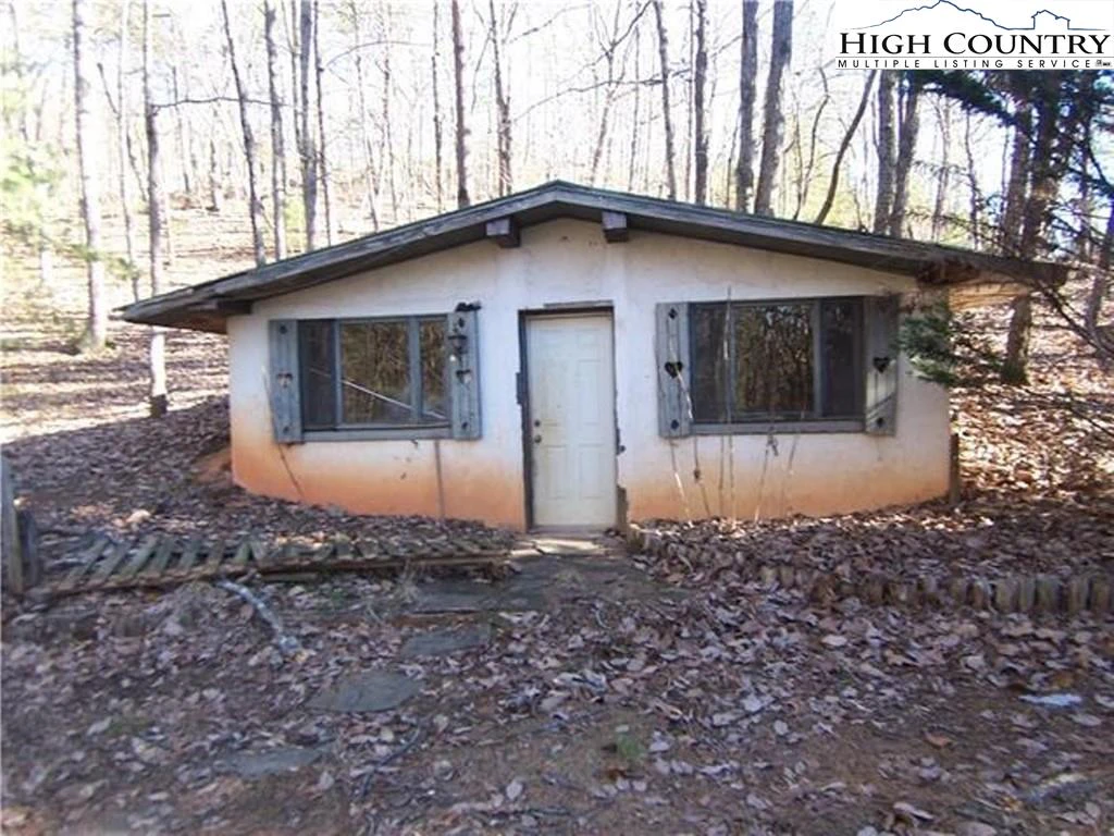 Image number 4 for the current listing