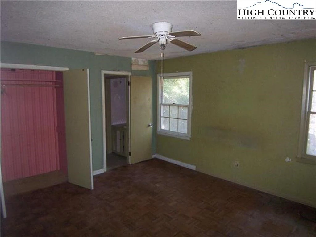 Image number 12 for the current listing