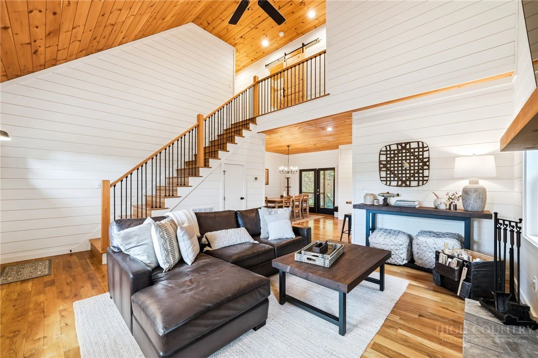 Image number 9 for the current listing