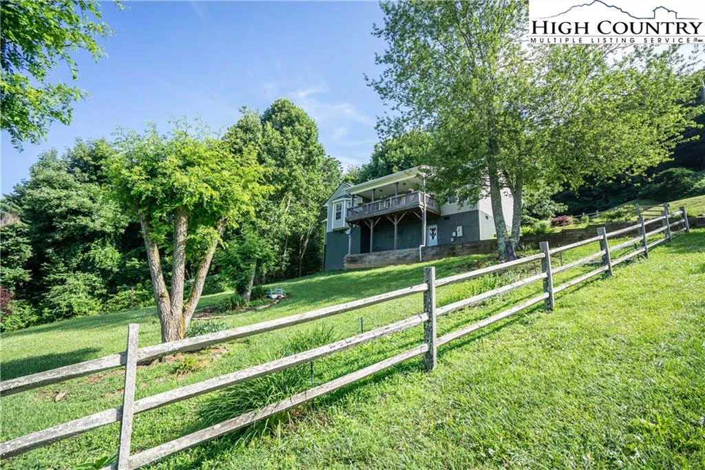 Image number 3 for the current listing