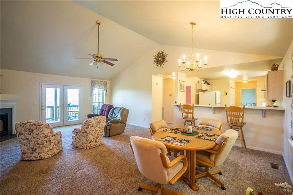 Image number 19 for the current listing