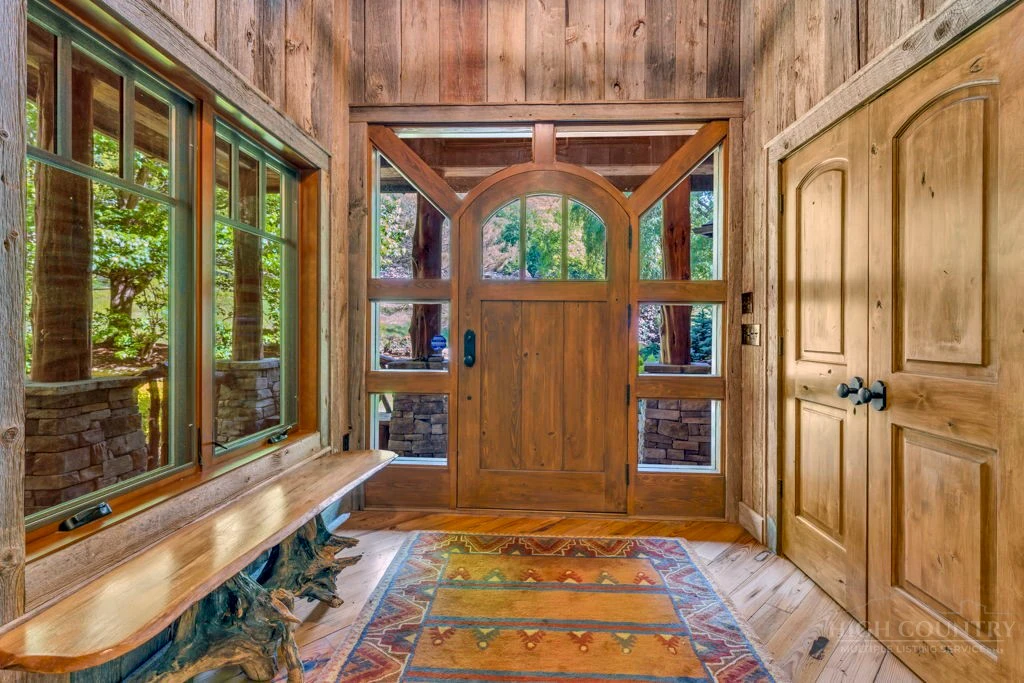 Image number 9 for the current listing