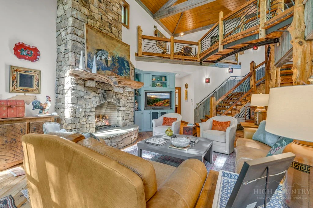 Image number 12 for the current listing