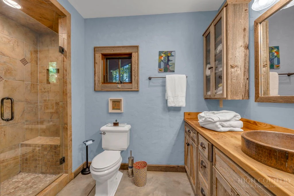 Image number 44 for the current listing