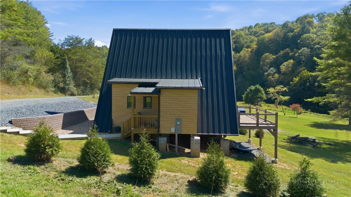 Image number 14 for the current listing
