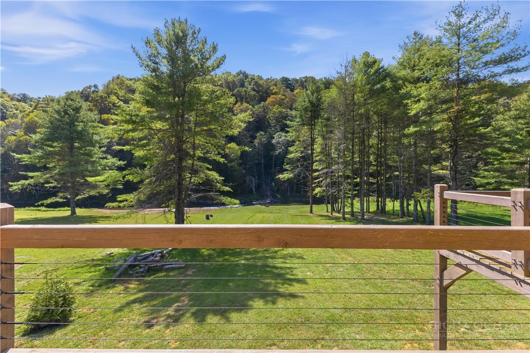 Image number 15 for the current listing