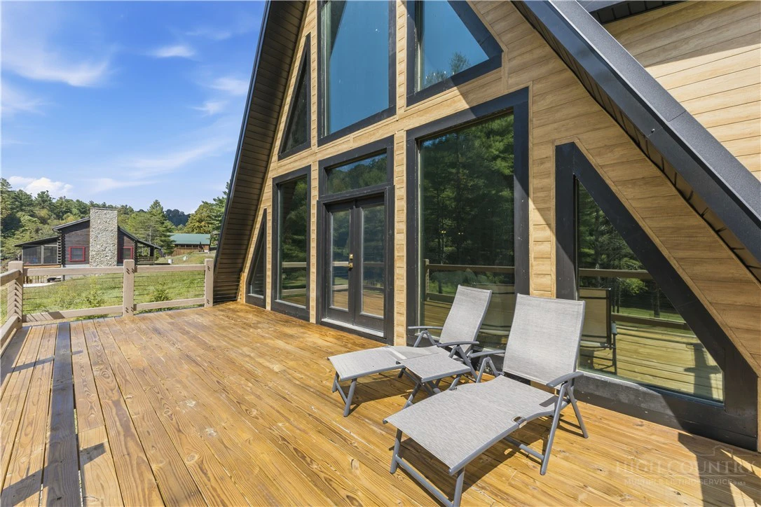 Image number 21 for the current listing