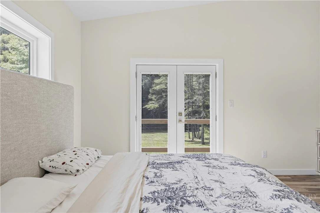Image number 7 for the current listing