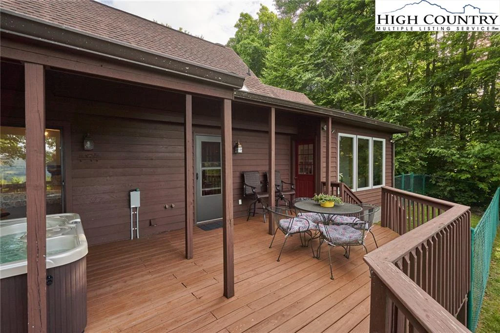 Image number 4 for the current listing