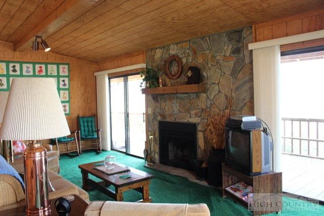Image number 9 for the current listing