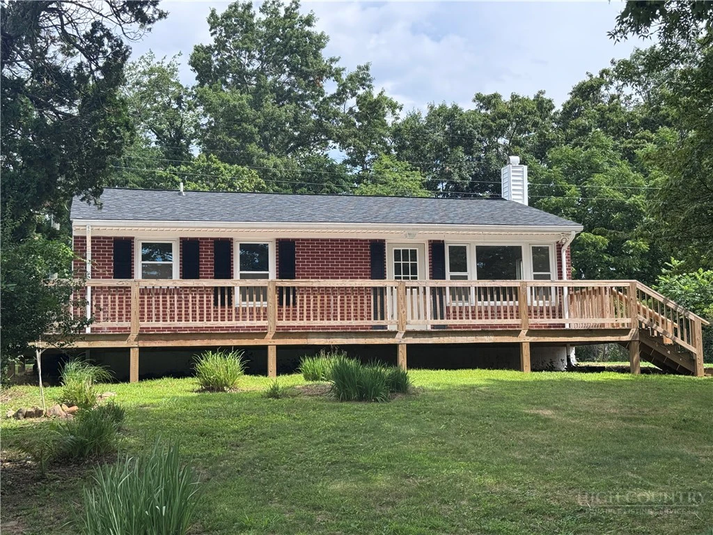 Image number 1 for the current listing