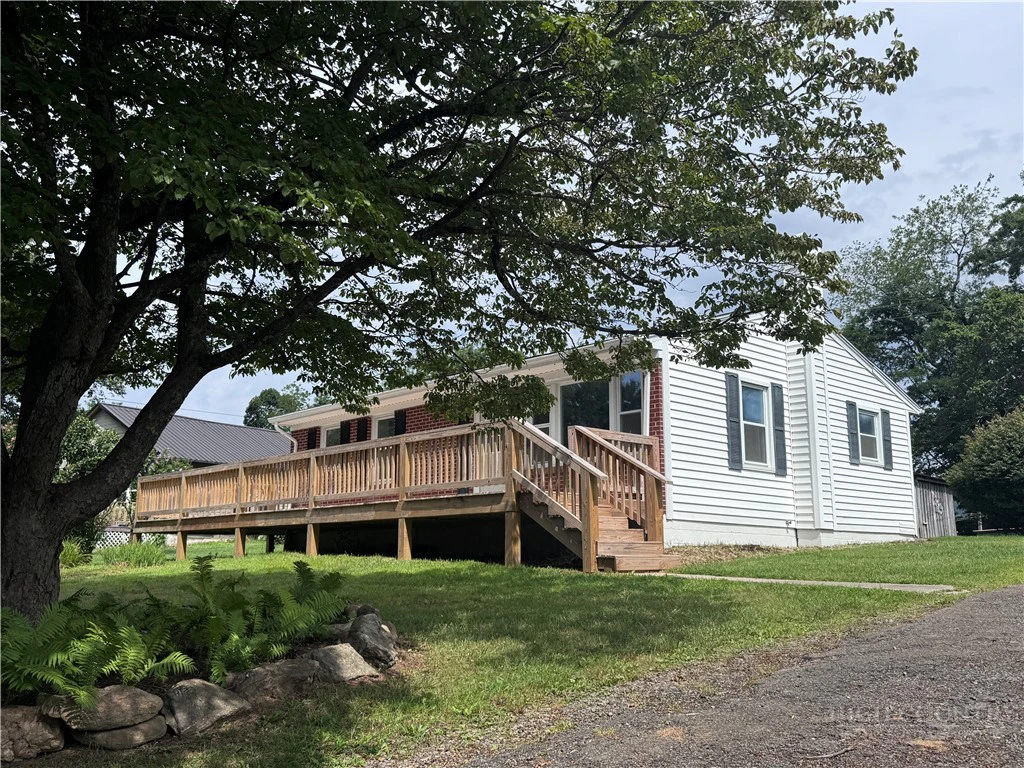 Image number 16 for the current listing
