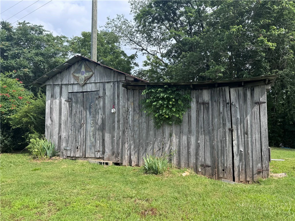 Image number 19 for the current listing