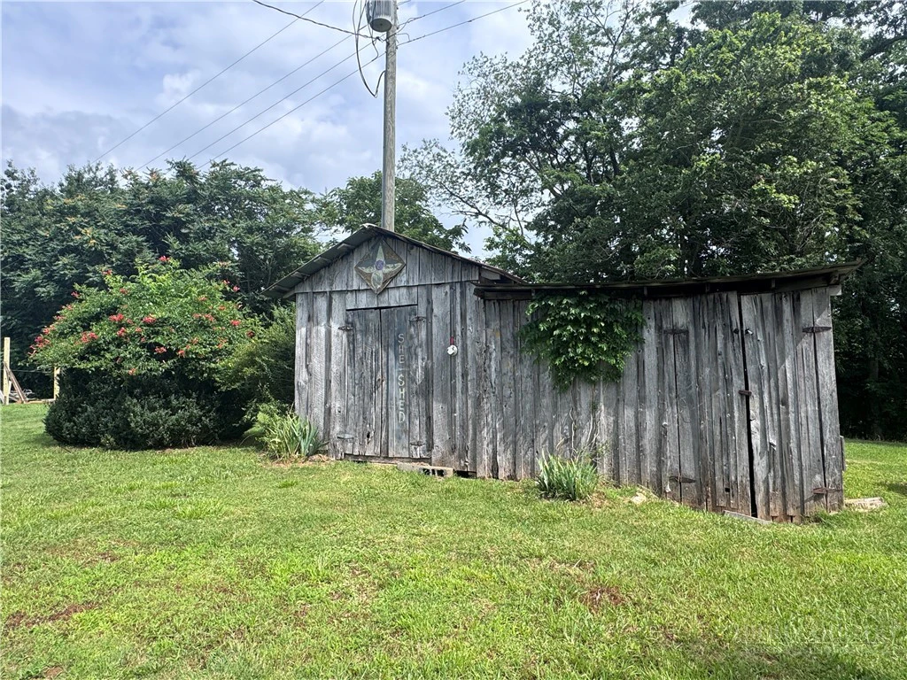 Image number 20 for the current listing