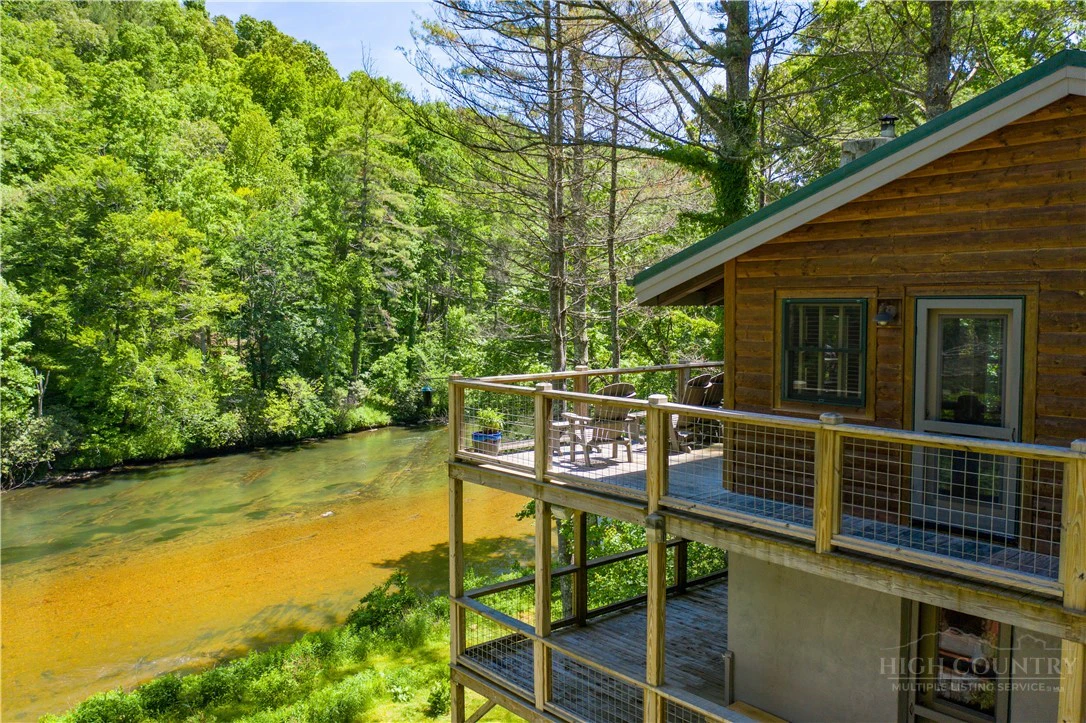 Image number 1 for the current listing