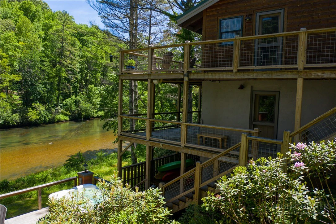 Image number 4 for the current listing