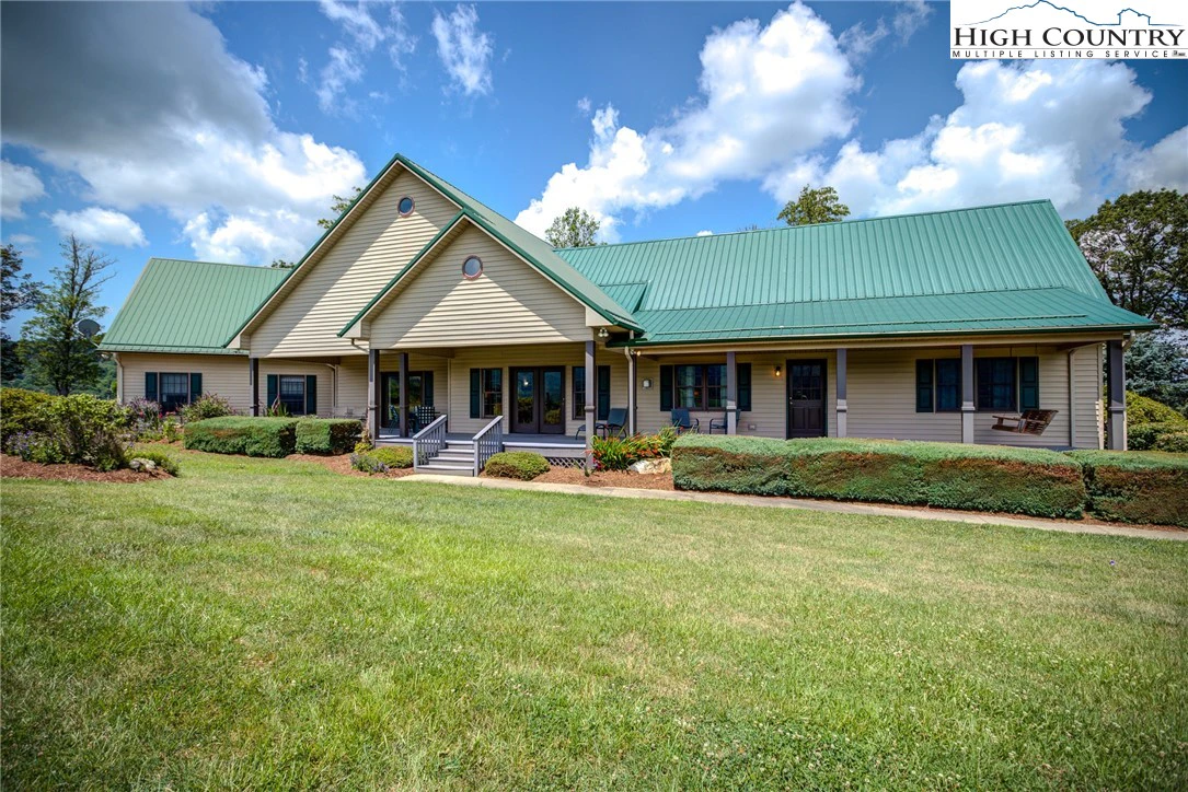 Image number 1 for the current listing