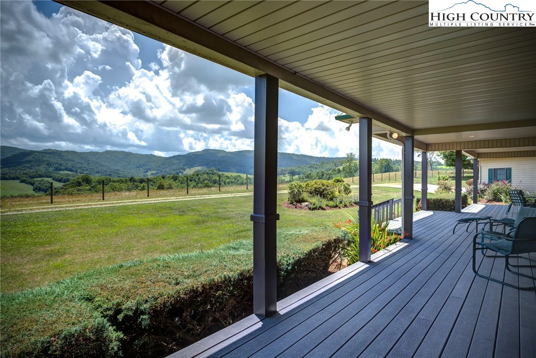 Image number 3 for the current listing