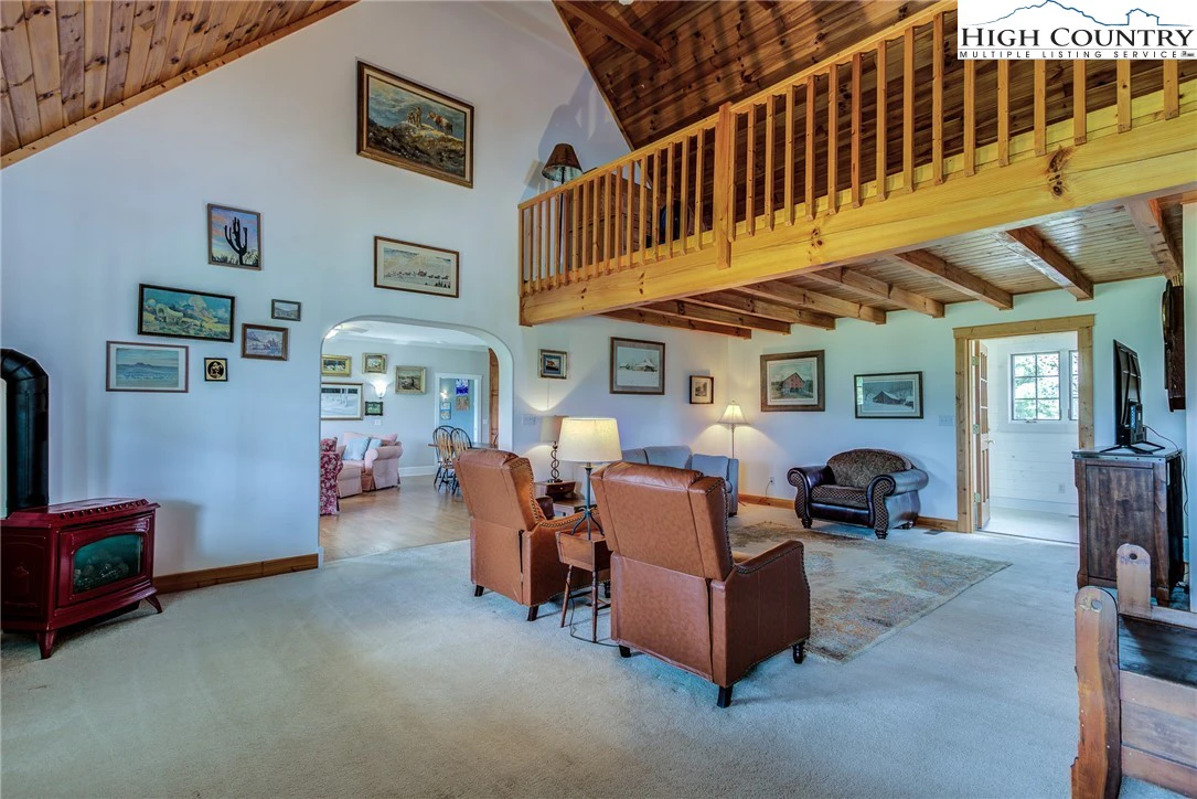 Image number 20 for the current listing