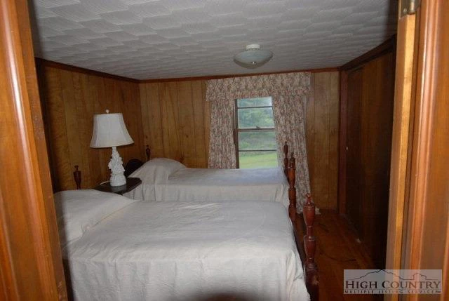 Image number 22 for the current listing