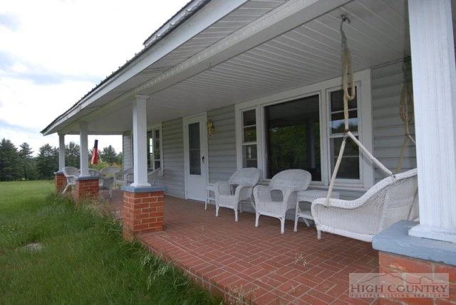 Image number 21 for the current listing
